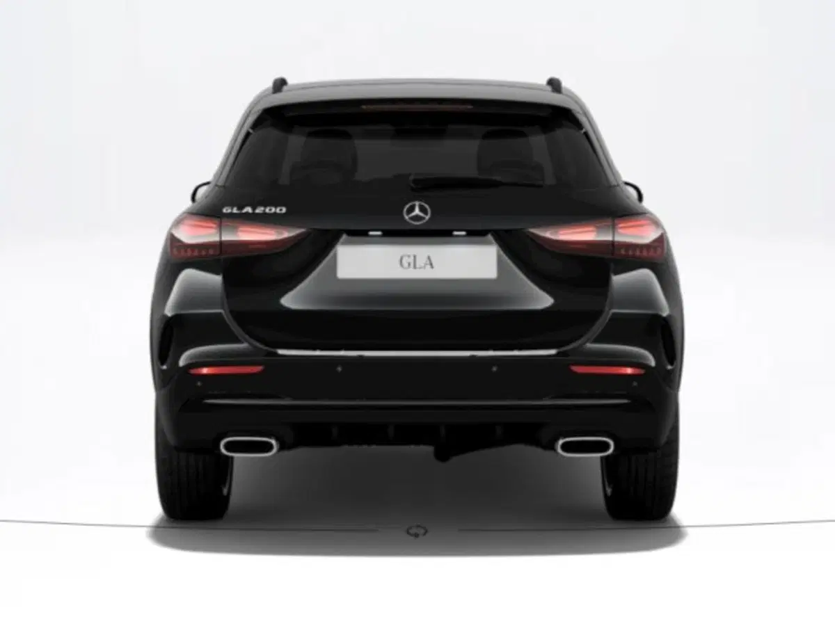 Mercedes-Benz GLA SUV nuova a Verona (4)
