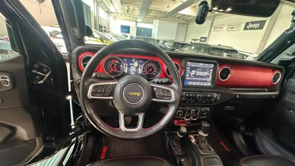 Jeep Wrangler Unlimited usata a Reggio Emilia (11)