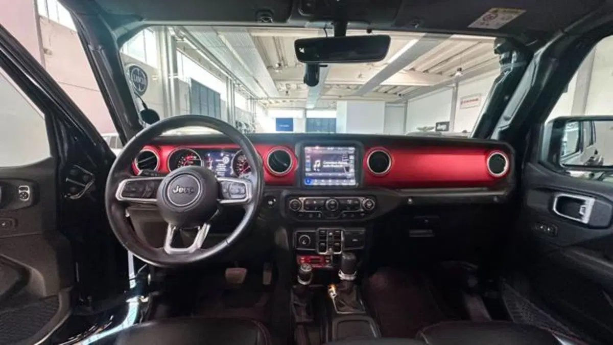 Jeep Wrangler Unlimited usata a Reggio Emilia (12)