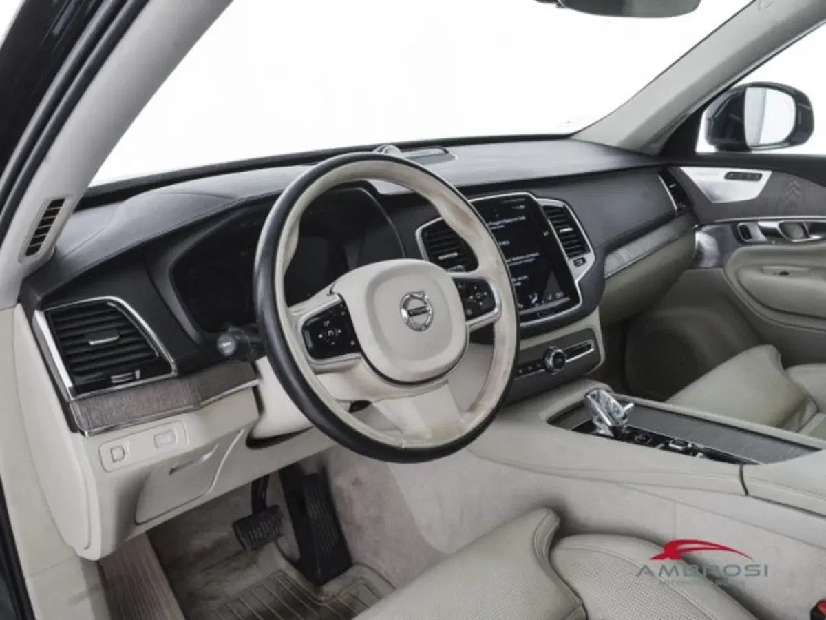 Volvo XC90 usata a Perugia (8)