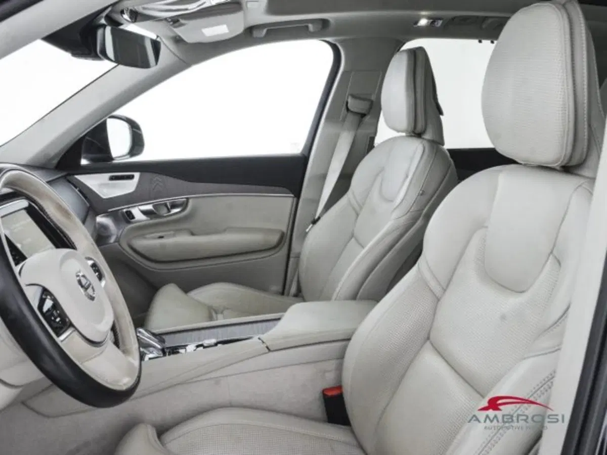 Volvo XC90 usata a Perugia (9)