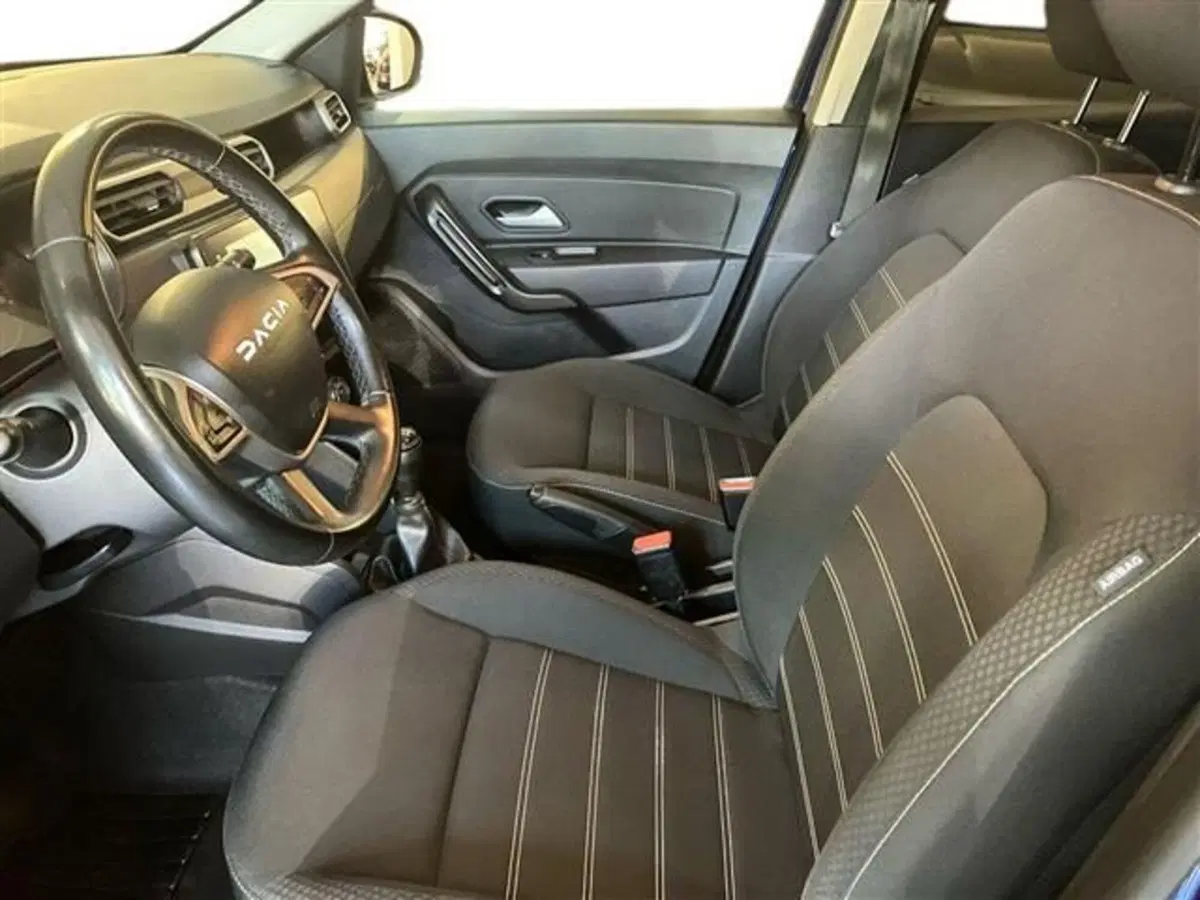 Dacia Duster usata a Como (12)