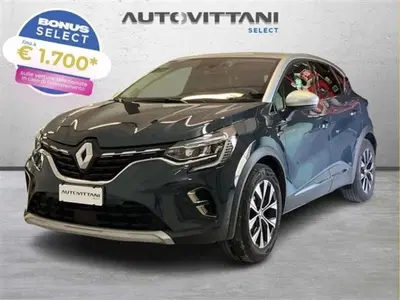Renault Captur 1.6 full hybrid Techno 145cv auto del 2023 usata a Como