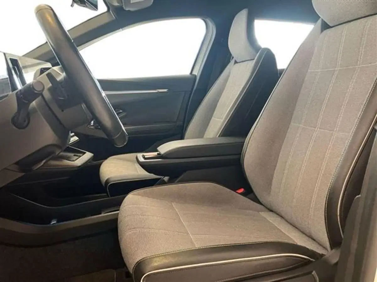 Renault Megane E-Tech Electric usata a Como (10)