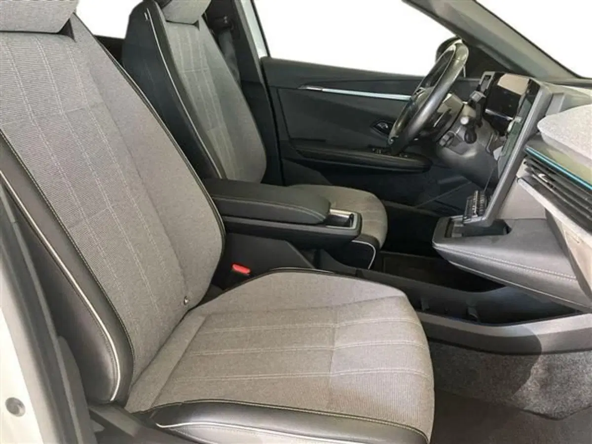 Renault Megane E-Tech Electric usata a Como (12)