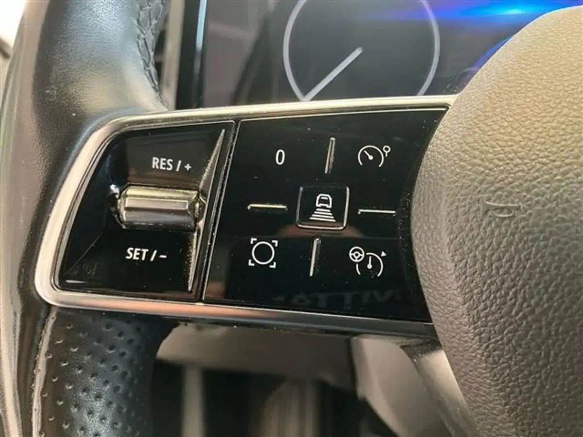 Renault Megane E-Tech Electric usata a Como (17)