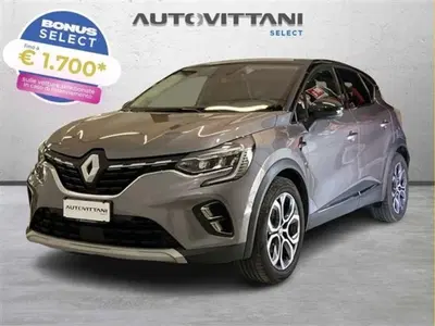 Renault Captur 1.6 full hybrid Techno 145cv auto del 2023 usata a Como