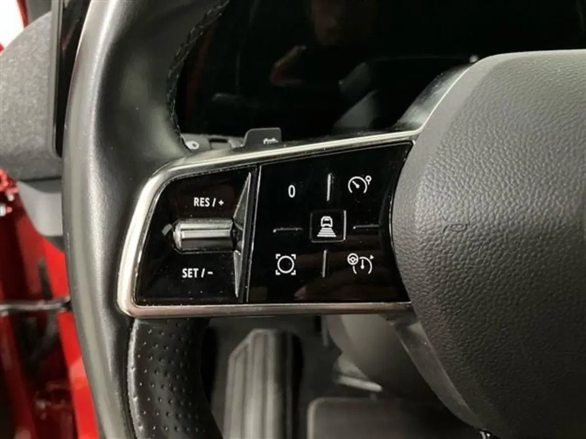 Renault Megane E-Tech Electric usata a Como (17)