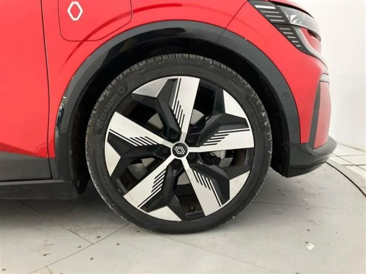 Renault Megane E-Tech Electric usata a Como (6)