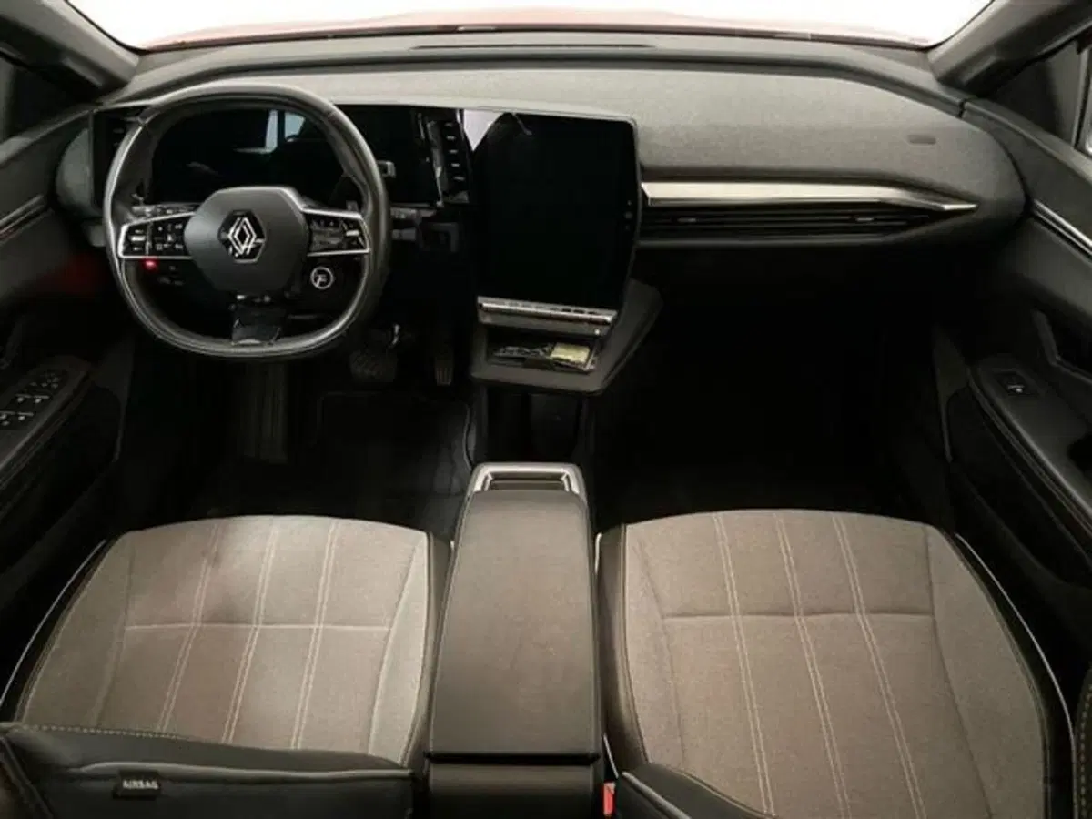 Renault Megane E-Tech Electric usata a Como (9)