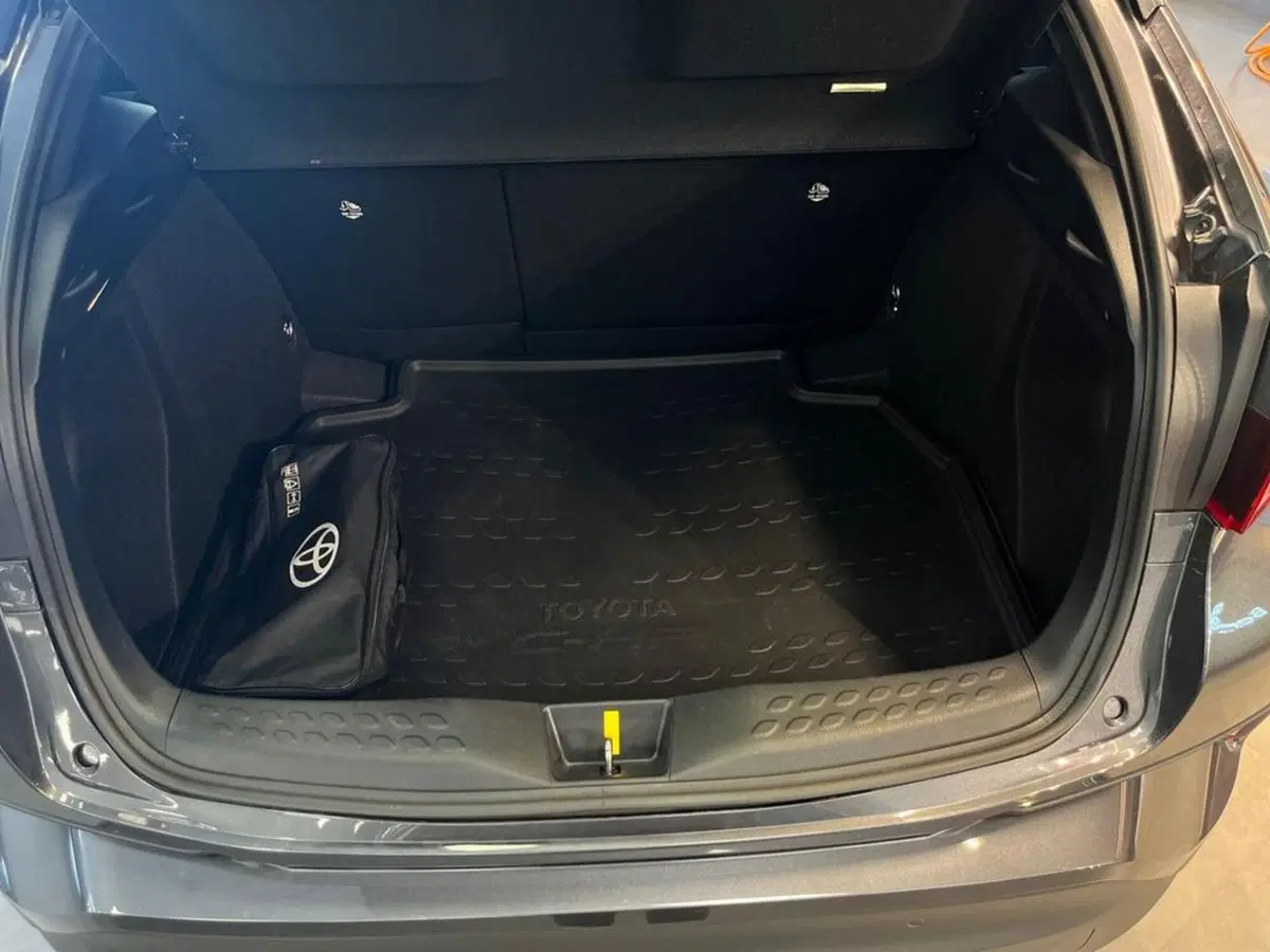 Toyota Toyota C-HR usata a Catanzaro (5)