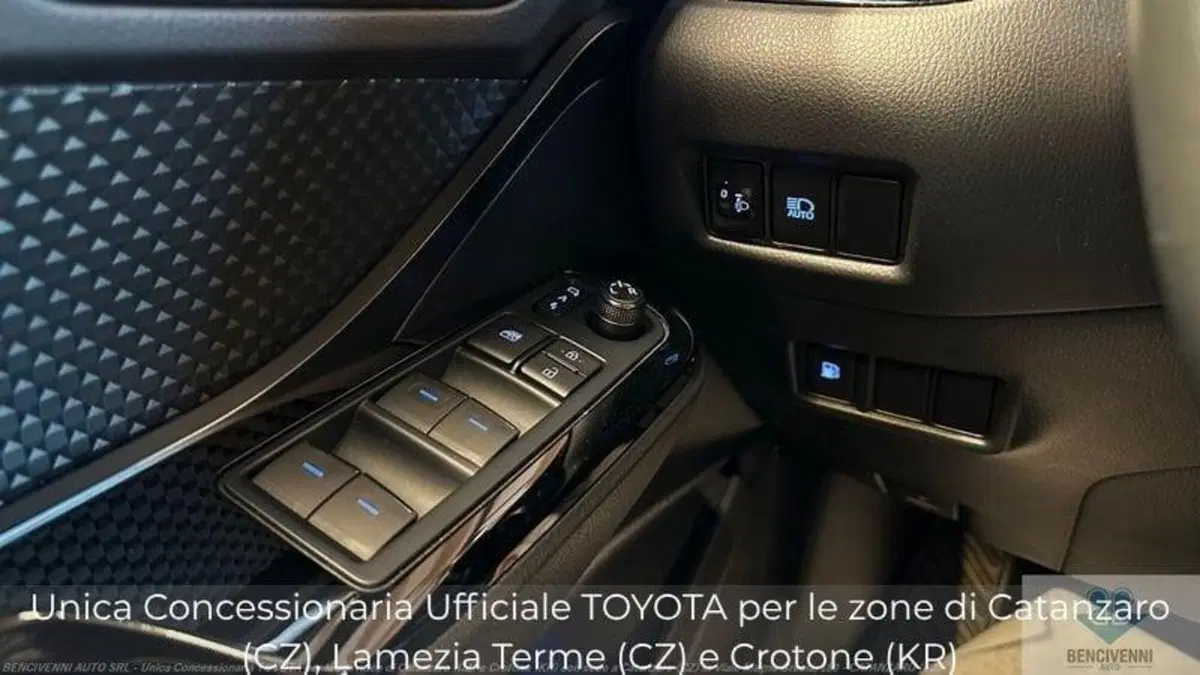 Toyota Toyota C-HR usata a Catanzaro (12)