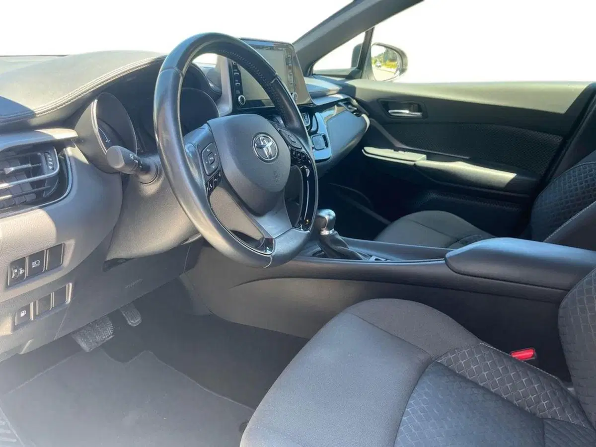 Toyota Toyota C-HR usata a Catanzaro (7)