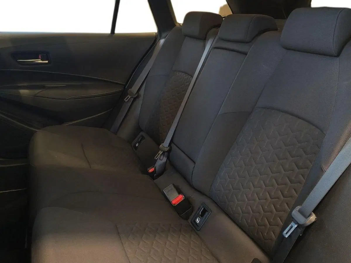Toyota Corolla Touring Sports usata a Catanzaro (11)
