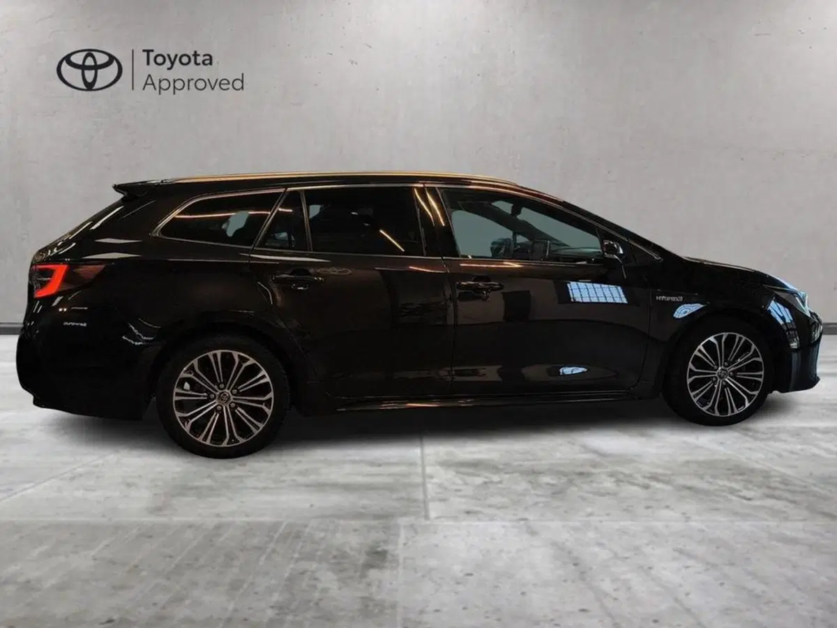 Toyota Corolla Touring Sports usata a Catanzaro (4)