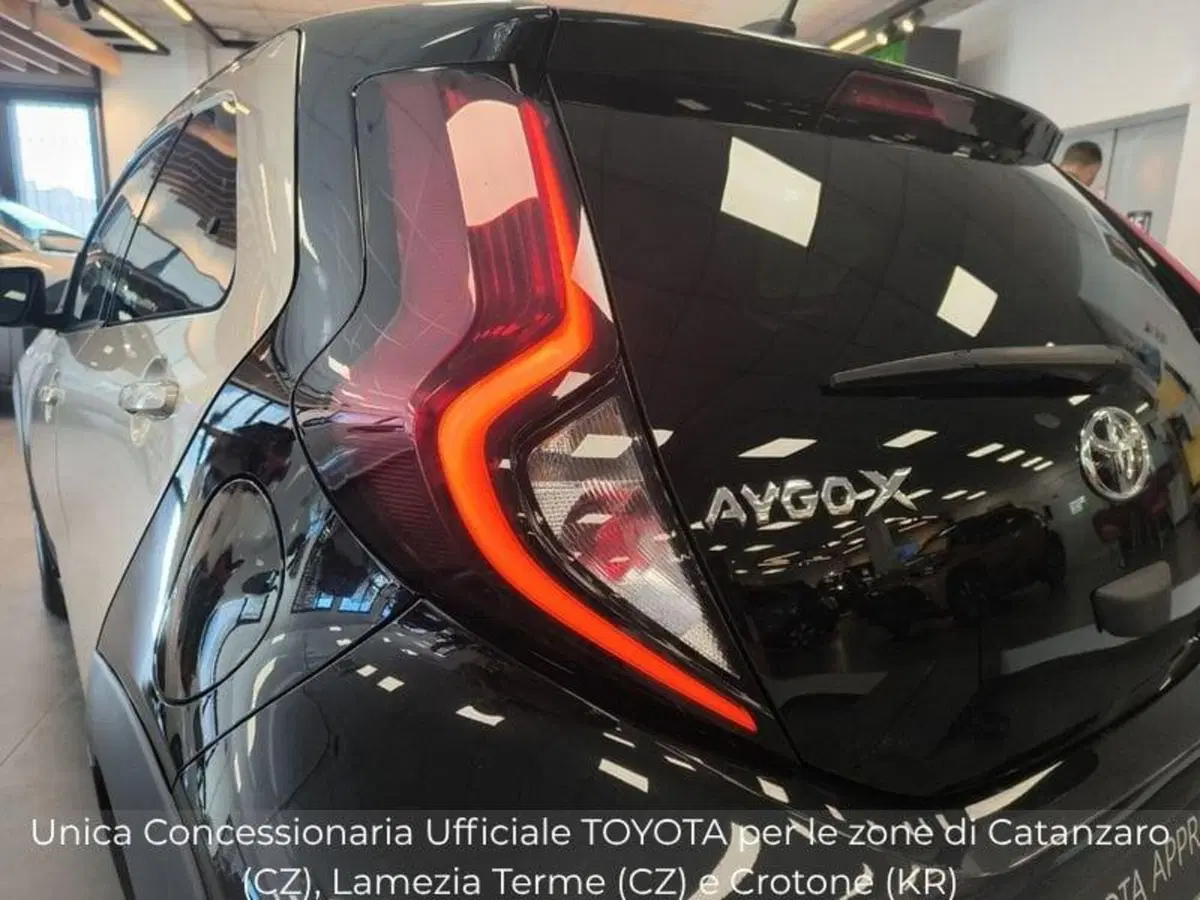 Toyota Aygo X usata a Catanzaro (11)
