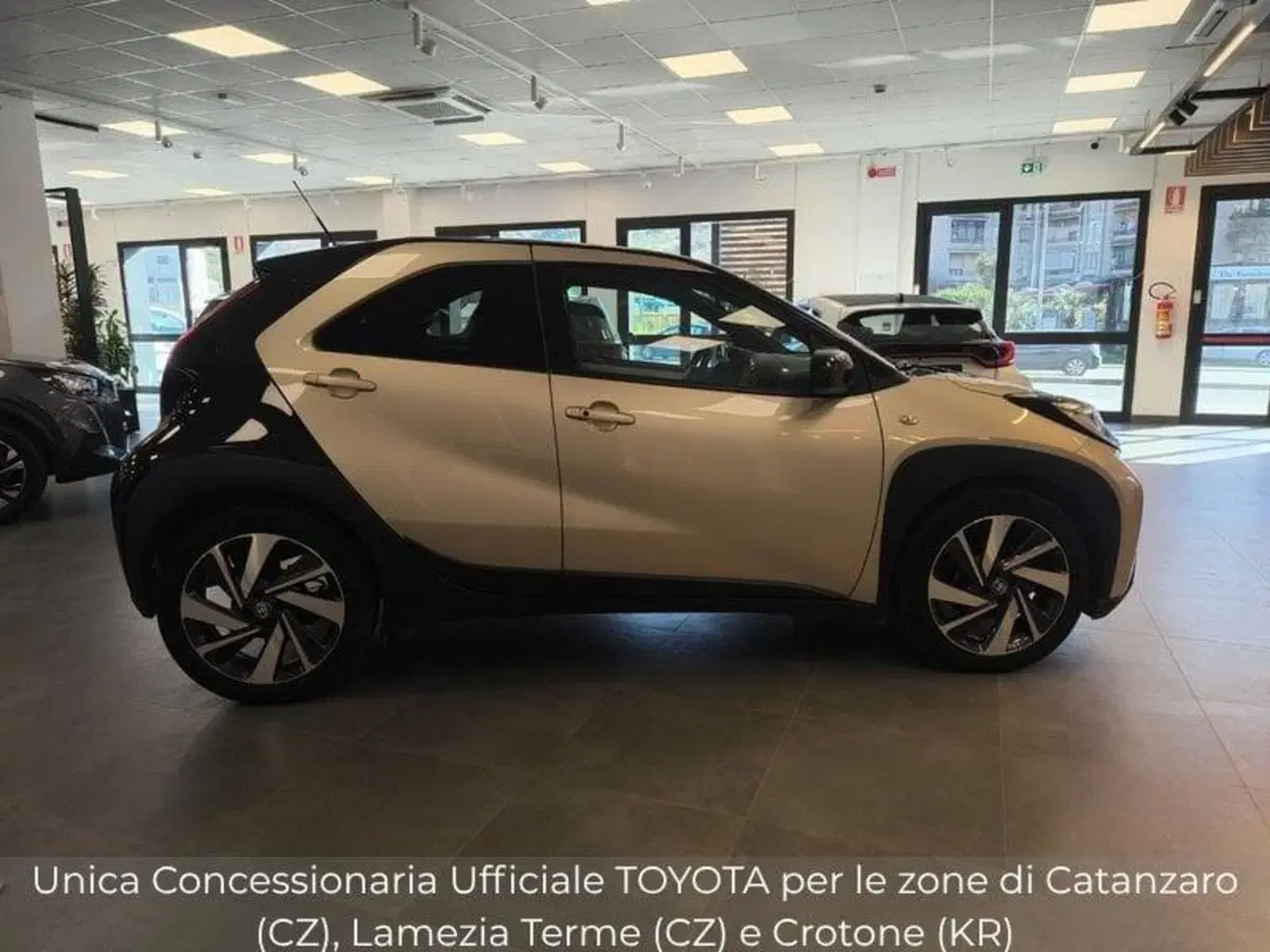 Toyota Aygo X usata a Catanzaro (8)