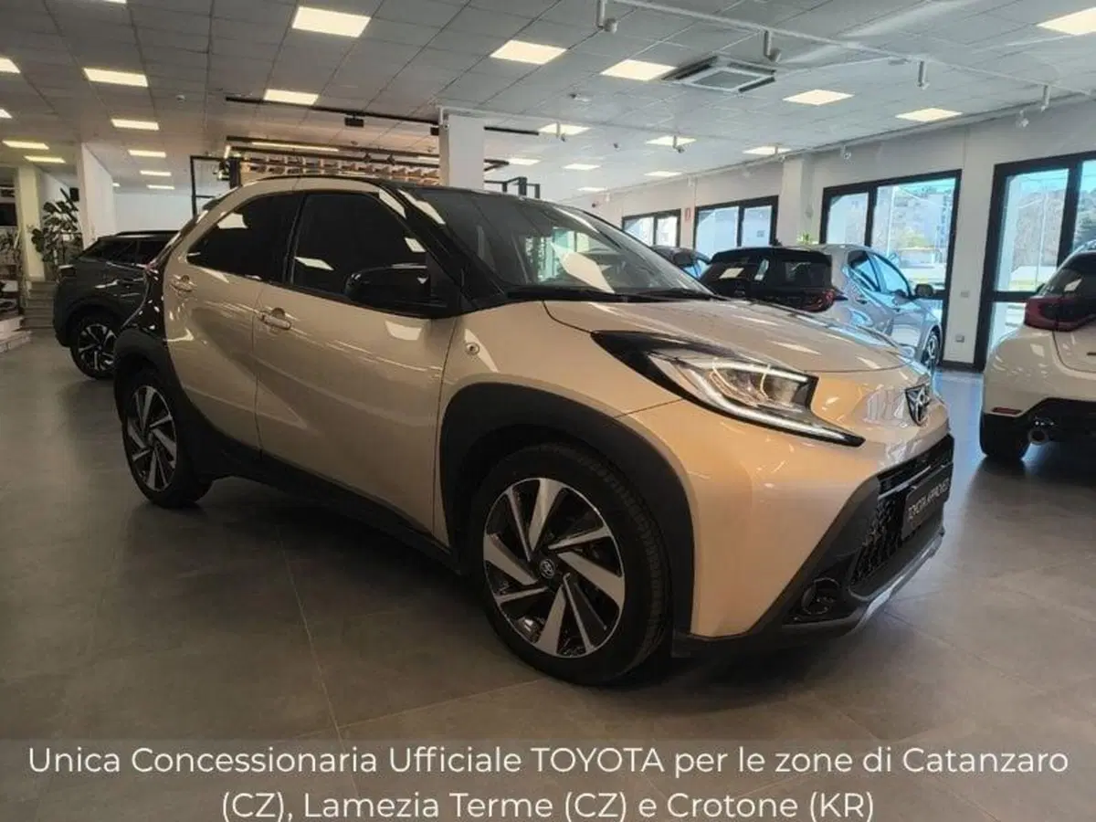 Toyota Aygo X usata a Catanzaro (9)