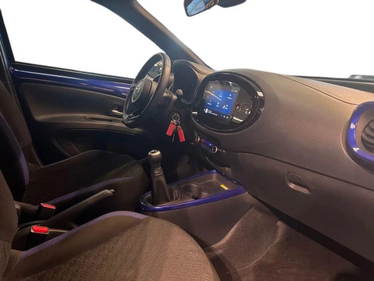 Toyota Aygo X usata a Catanzaro (15)