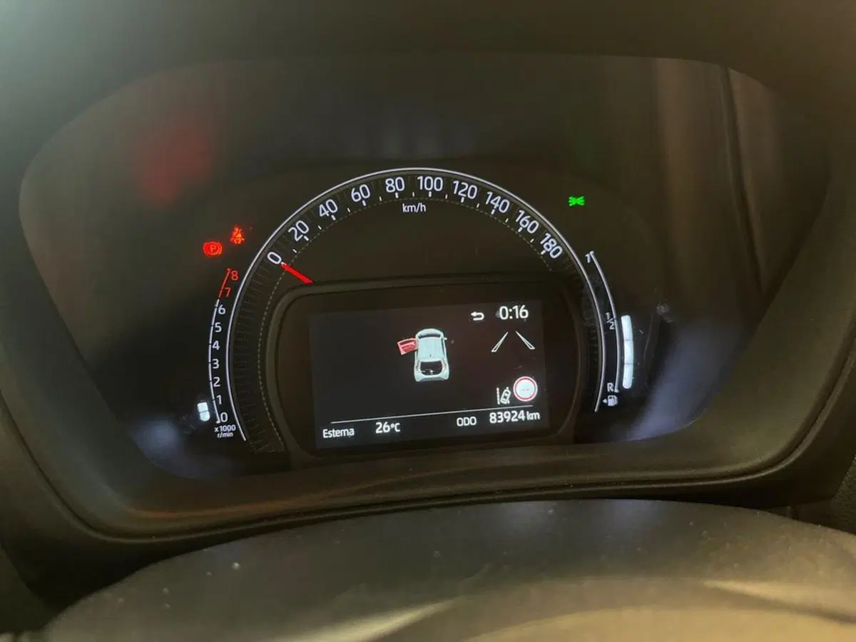 Toyota Aygo X usata a Catanzaro (8)
