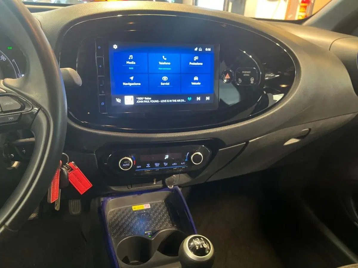 Toyota Aygo X usata a Catanzaro (9)
