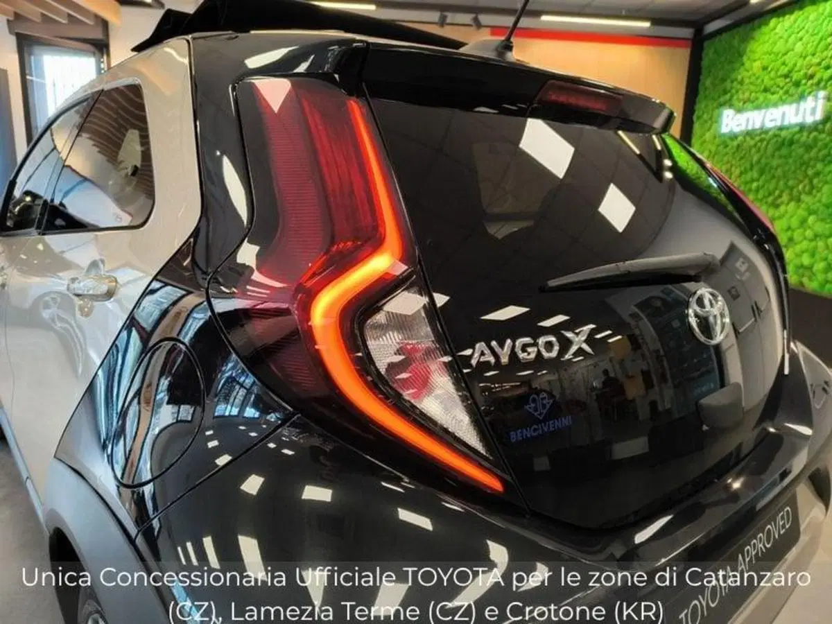 Toyota Aygo X usata a Catanzaro (11)
