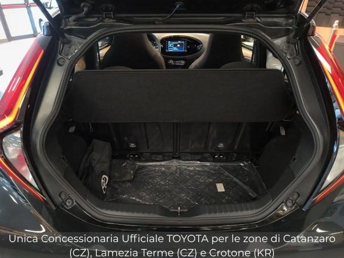 Toyota Aygo X usata a Catanzaro (15)