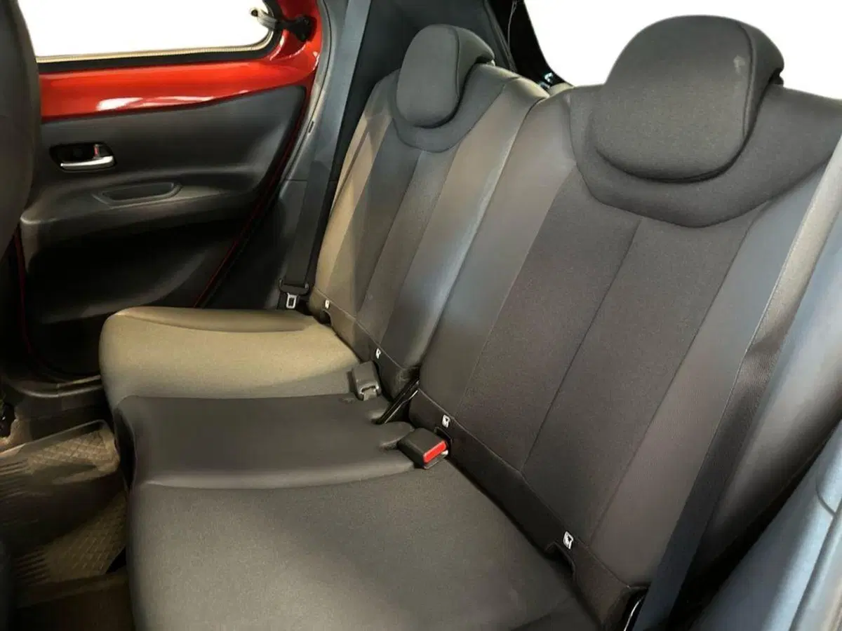 Toyota Aygo X usata a Catanzaro (11)