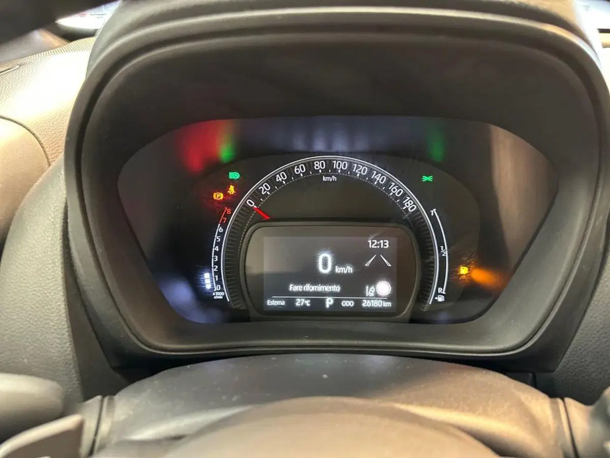 Toyota Aygo X usata a Catanzaro (9)