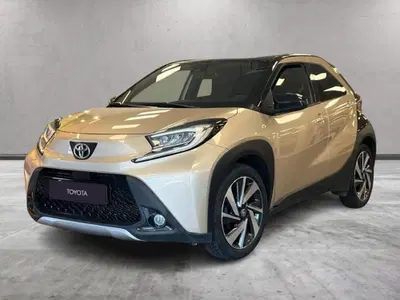 Toyota Aygo X 1.0 Lounge 72cv del 2023 usata a Catanzaro