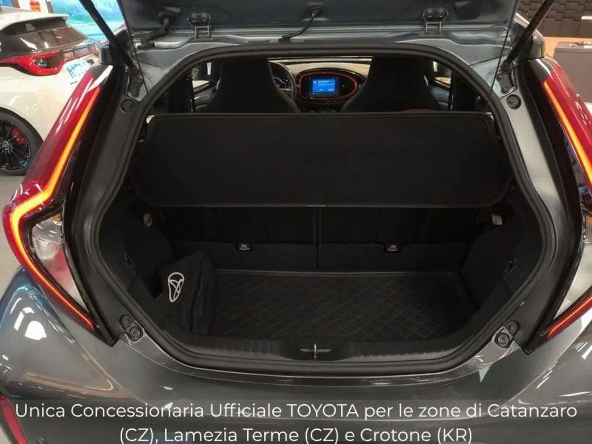 Toyota Aygo X usata a Catanzaro (15)