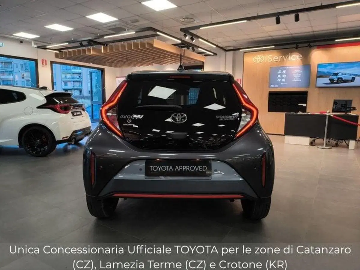 Toyota Aygo X usata a Catanzaro (5)