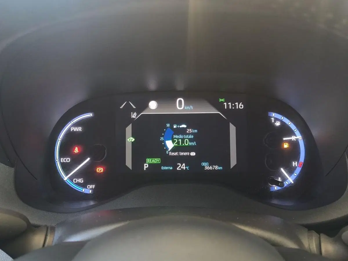 Toyota Yaris Cross usata a Catanzaro (9)