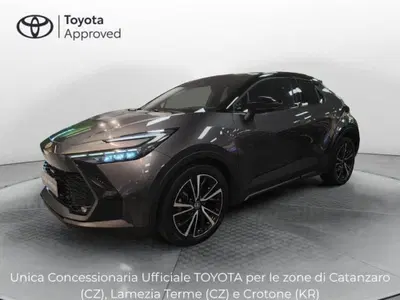 Toyota Toyota C-HR 2.0 hv Lounge Premiere fwd e-cvt del 2024 usata a Catanzaro