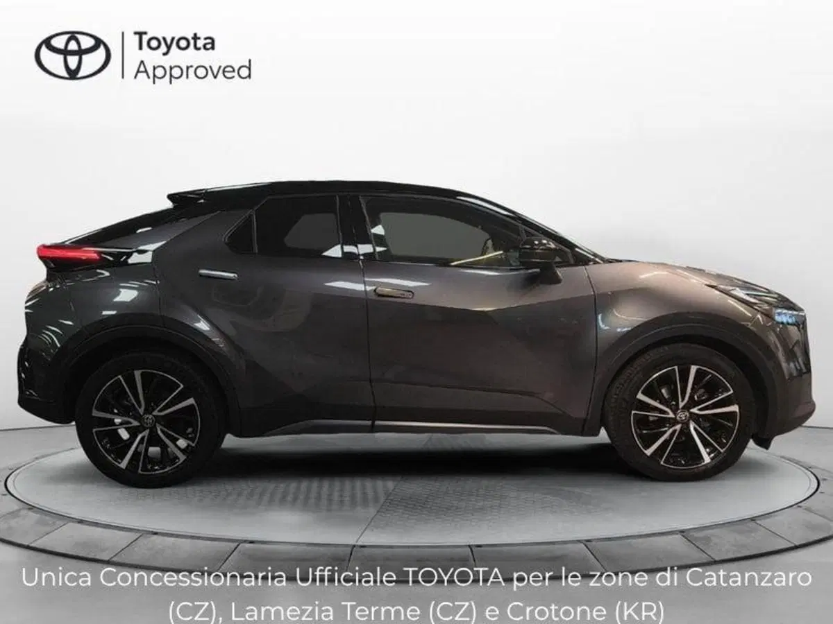 Toyota Toyota C-HR usata a Catanzaro (8)
