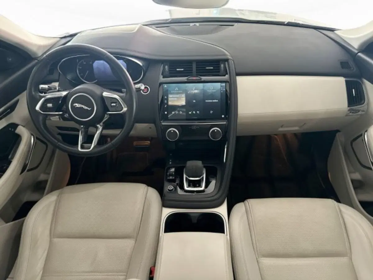 Jaguar E-Pace usata a Modena (4)