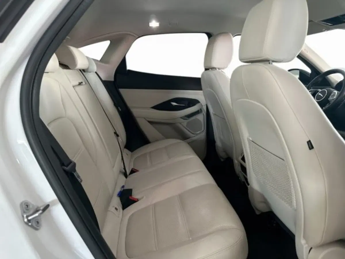 Jaguar E-Pace usata a Modena (5)
