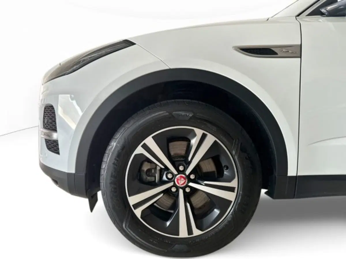 Jaguar E-Pace usata a Modena (9)