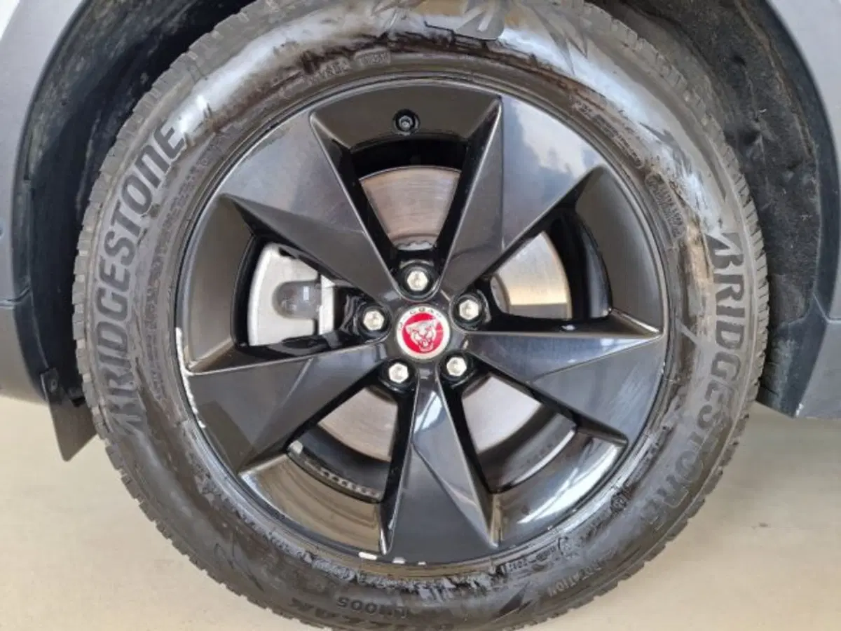 Jaguar E-Pace usata a Modena (9)