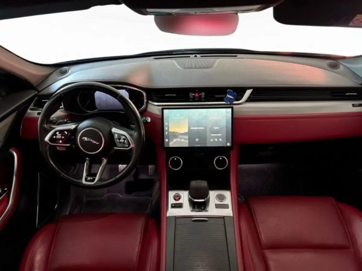 Jaguar F-Pace usata a Modena (4)