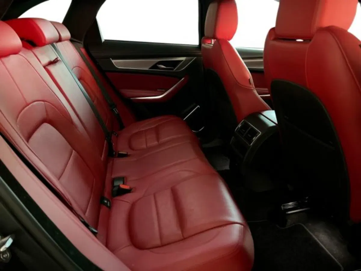 Jaguar F-Pace usata a Modena (5)