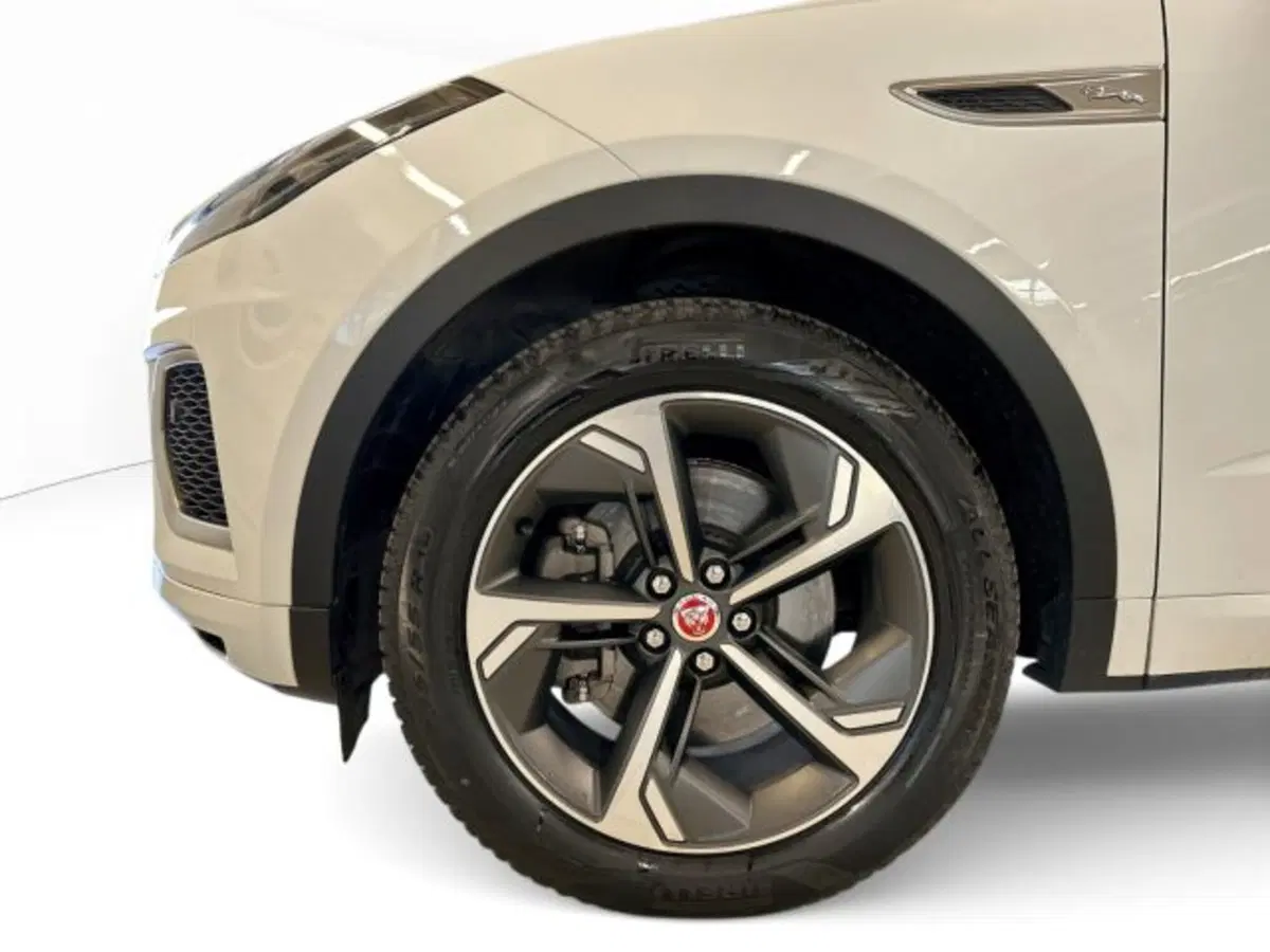 Jaguar E-Pace usata a Modena (9)