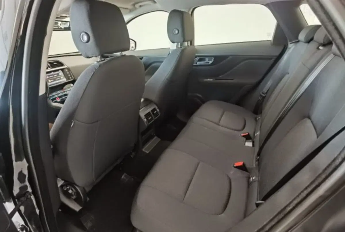 Jaguar F-Pace usata a Modena (10)