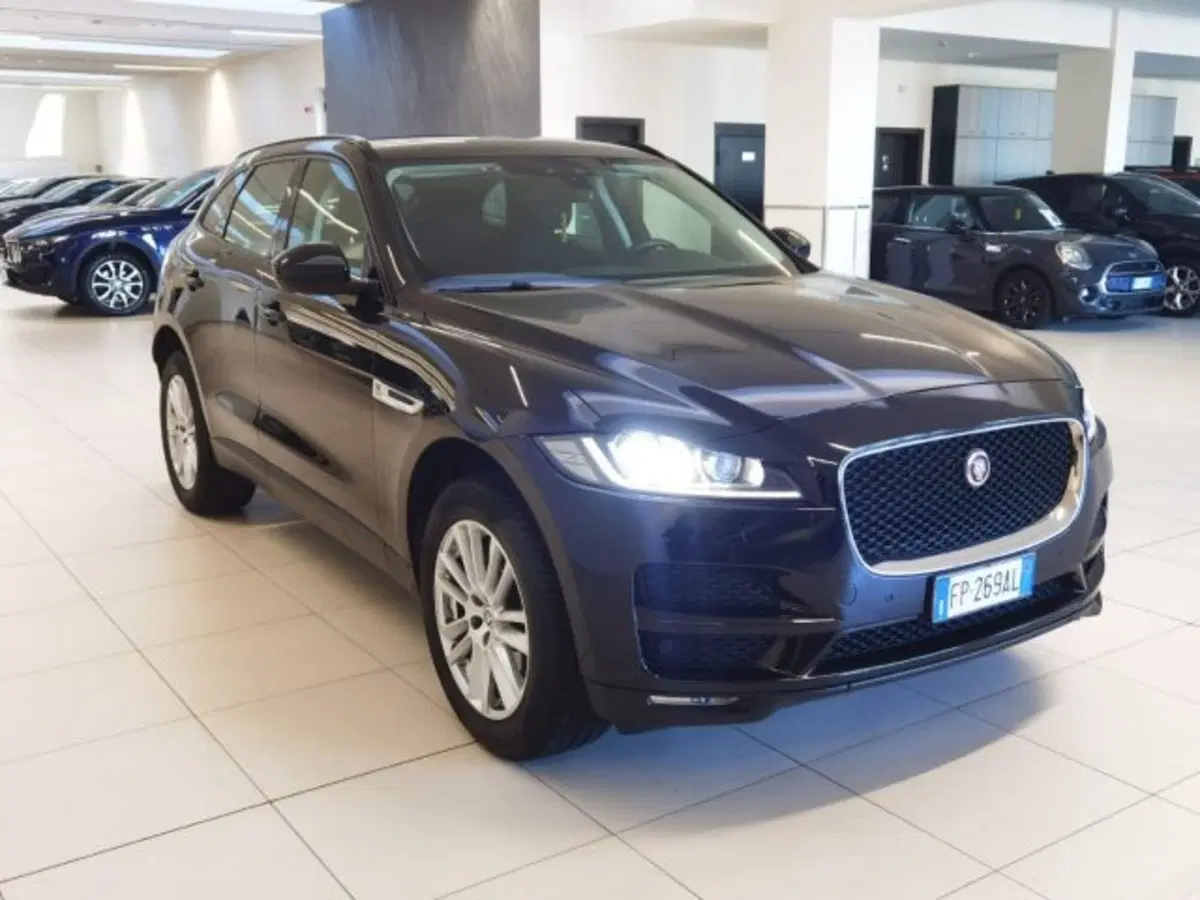 Jaguar F-Pace usata a Modena (3)