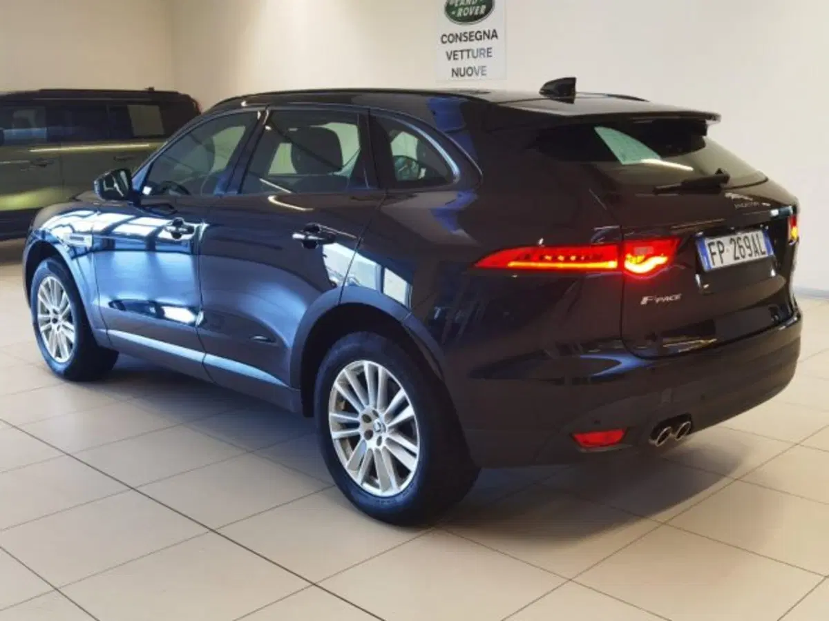 Jaguar F-Pace usata a Modena (4)