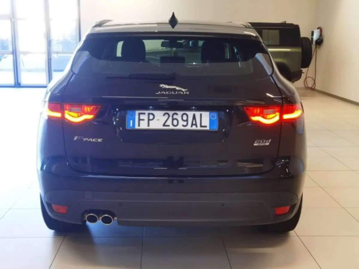 Jaguar F-Pace usata a Modena (8)