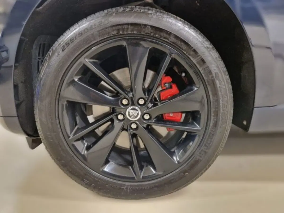 Jaguar F-Pace usata a Modena (9)