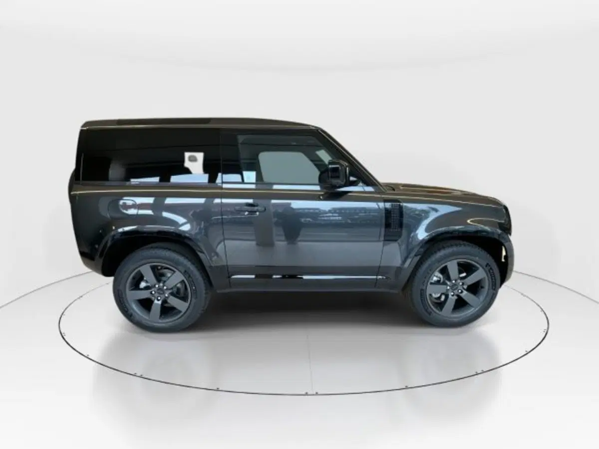 Land Rover Defender nuova a Modena (6)