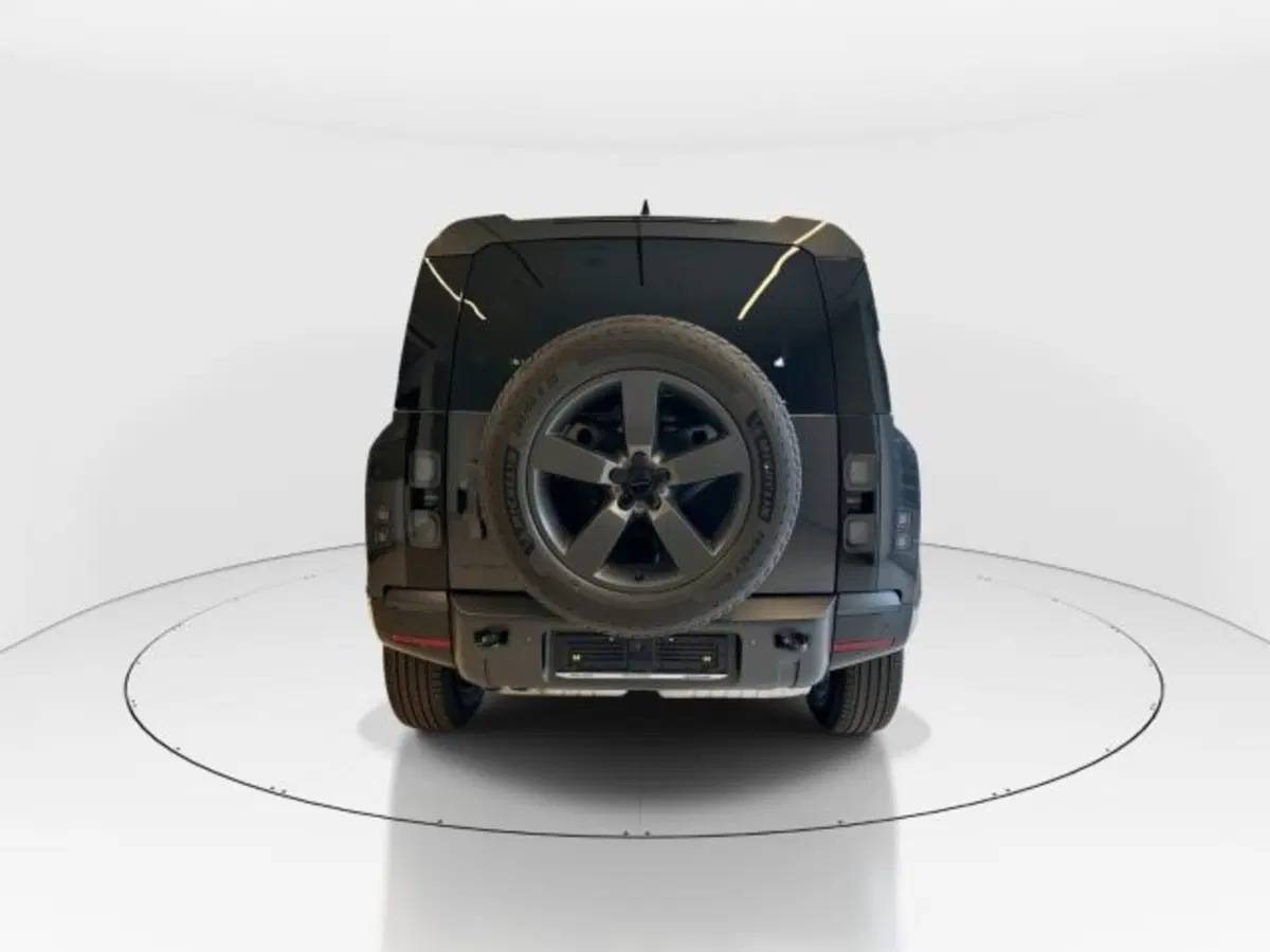 Land Rover Defender nuova a Modena (7)