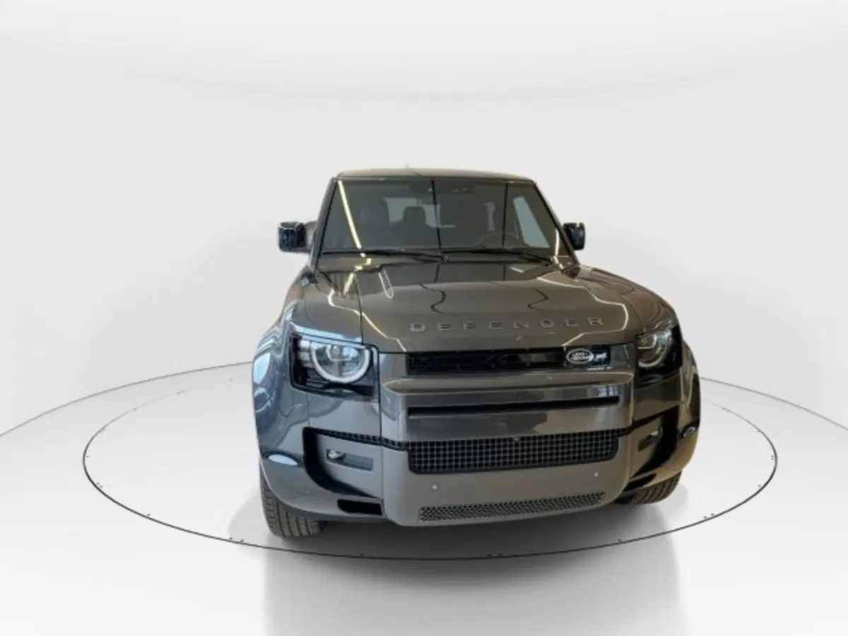 Land Rover Defender nuova a Modena (8)